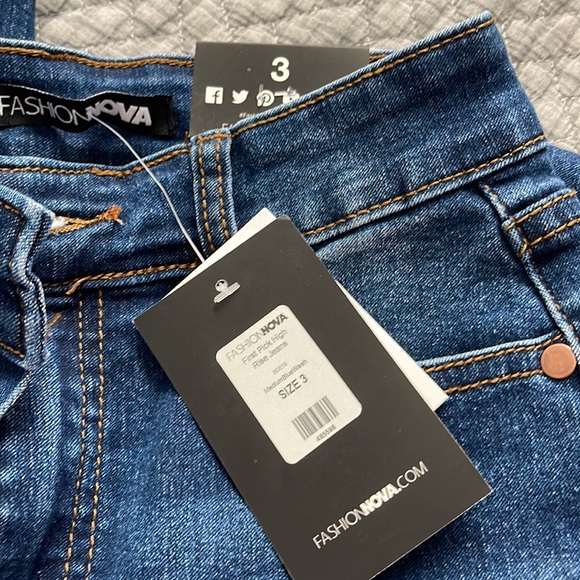 Medium washed high wasted jeans - Picture 5 of 5